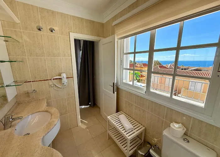 Adassa - Exclusive In El Madronal Feriehus *