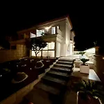 Будинок відпочинку Adassa - Exclusive In El Madronal Адехе