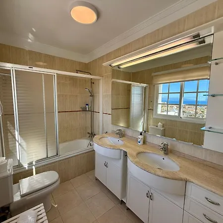Adassa - Exclusive In El Madronal Vakantiehuis *